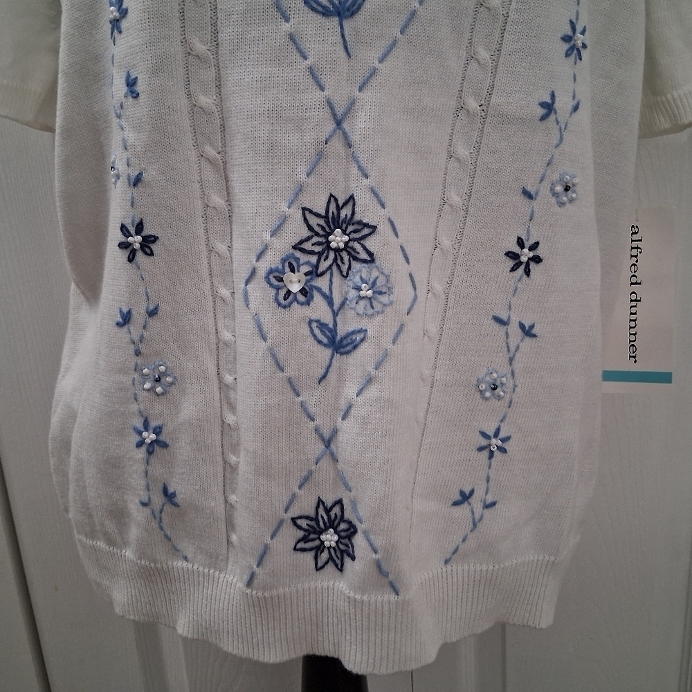 NWT Alfred Dunner Sweater With Beading & Embroidery.   Size L - Picture 3 of 10